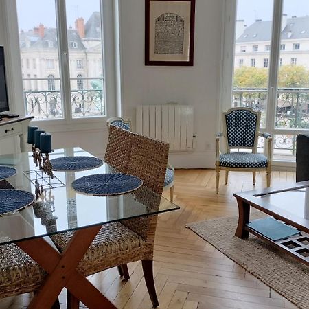 Appartement F3 Au Balcon De La Place Du Martroi Orleans Exterior photo
