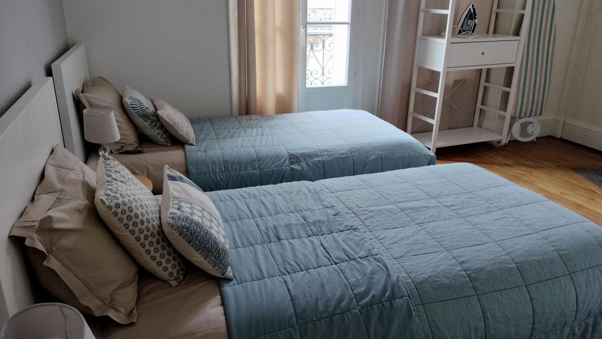Appartement F3 Au Balcon De La Place Du Martroi Orleans Exterior photo